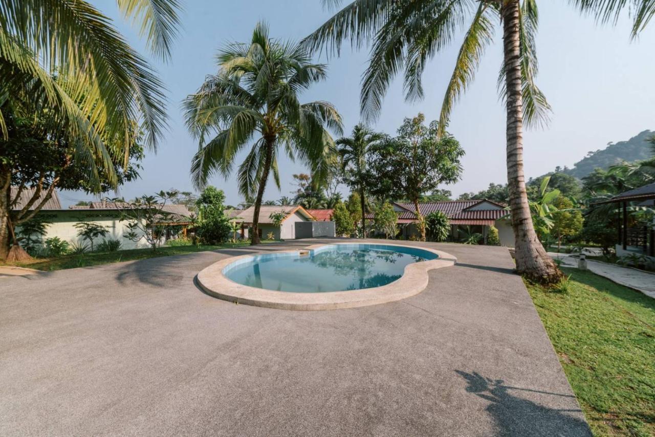 Surfer'S Village Khao Lak Exterior photo
