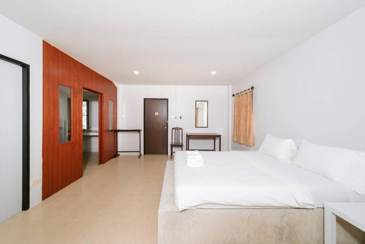 Surfer'S Village Khao Lak Exterior photo